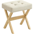 Soluzione funzionale poggiapiedi in legno beige